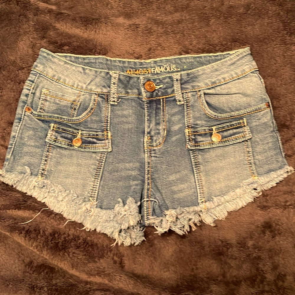 NNT almost famous jean short-shorts/several copper color button pockets/Sz 9.